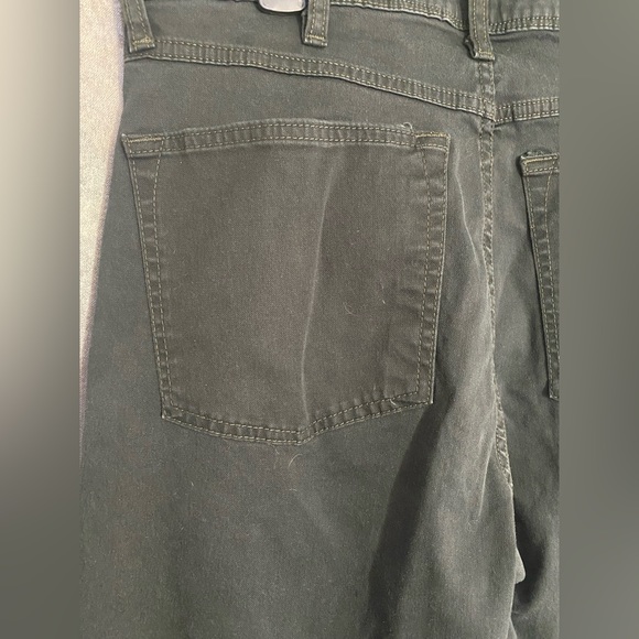 Men’s Wrangler Straight Fit Black Stretch Pants - Picture 5 of 8